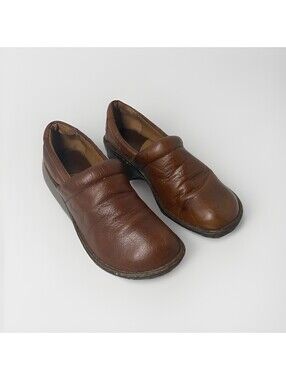 BOC Born Concept Peggy Shoes Women's Size 7.5 Brown Leather Slip On Heels Clogs